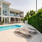 Apartment Luma With Pool *