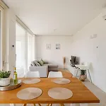 Luma With Pool Apartment